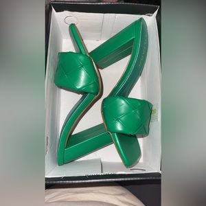 Liliana Green heels size 7.5